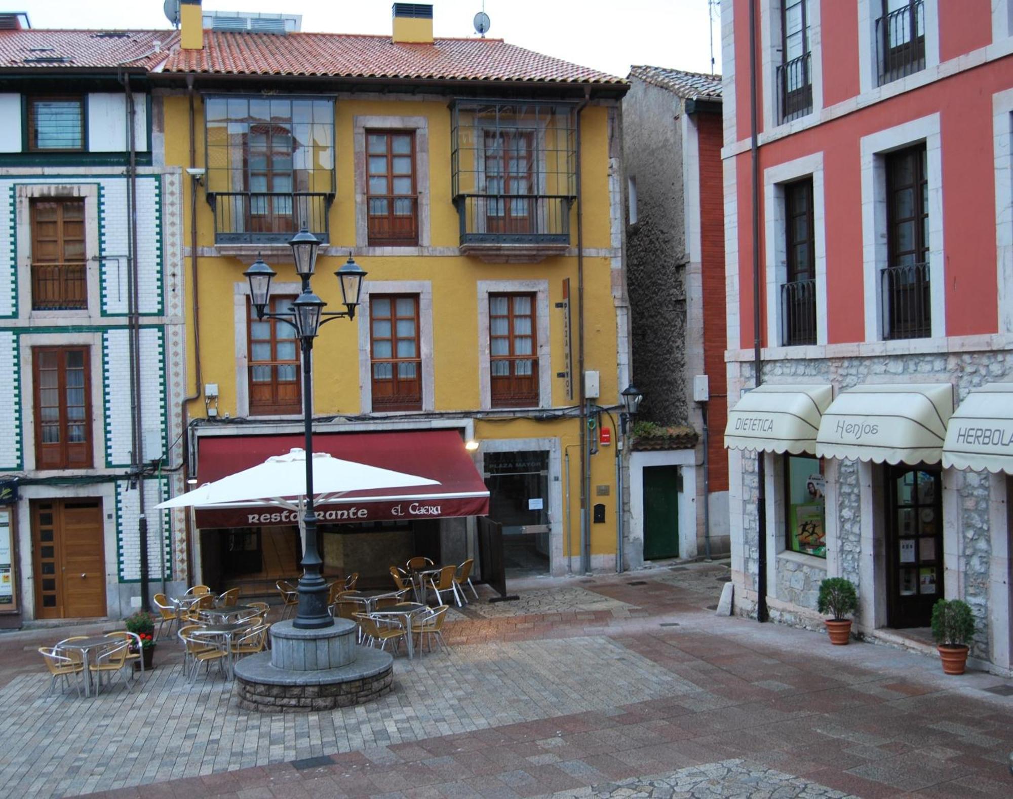 Apartamentos Plaza Mayor Llanes Bagian luar foto