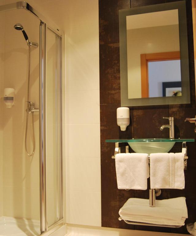 Apartamentos Plaza Mayor Llanes Bagian luar foto